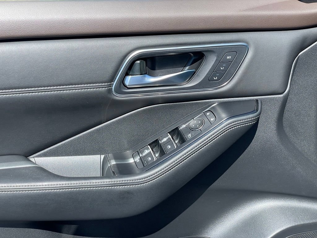 Certified 2023 Nissan Rogue SL AWD/4WD image 12