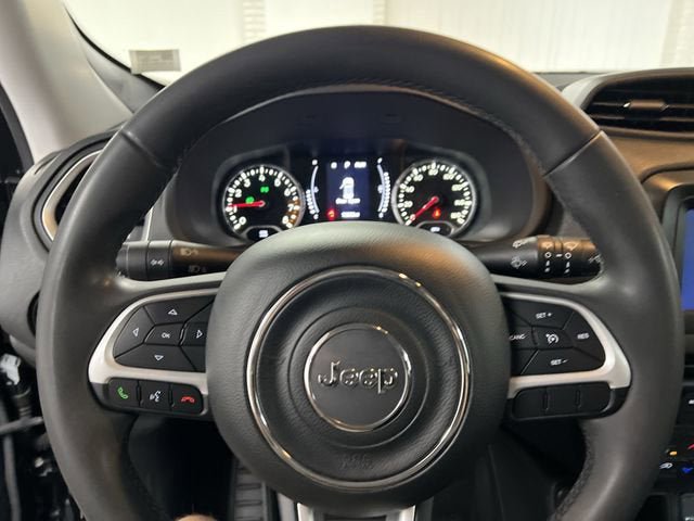 Used 2020 Jeep Renegade Latitude FWD image 11
