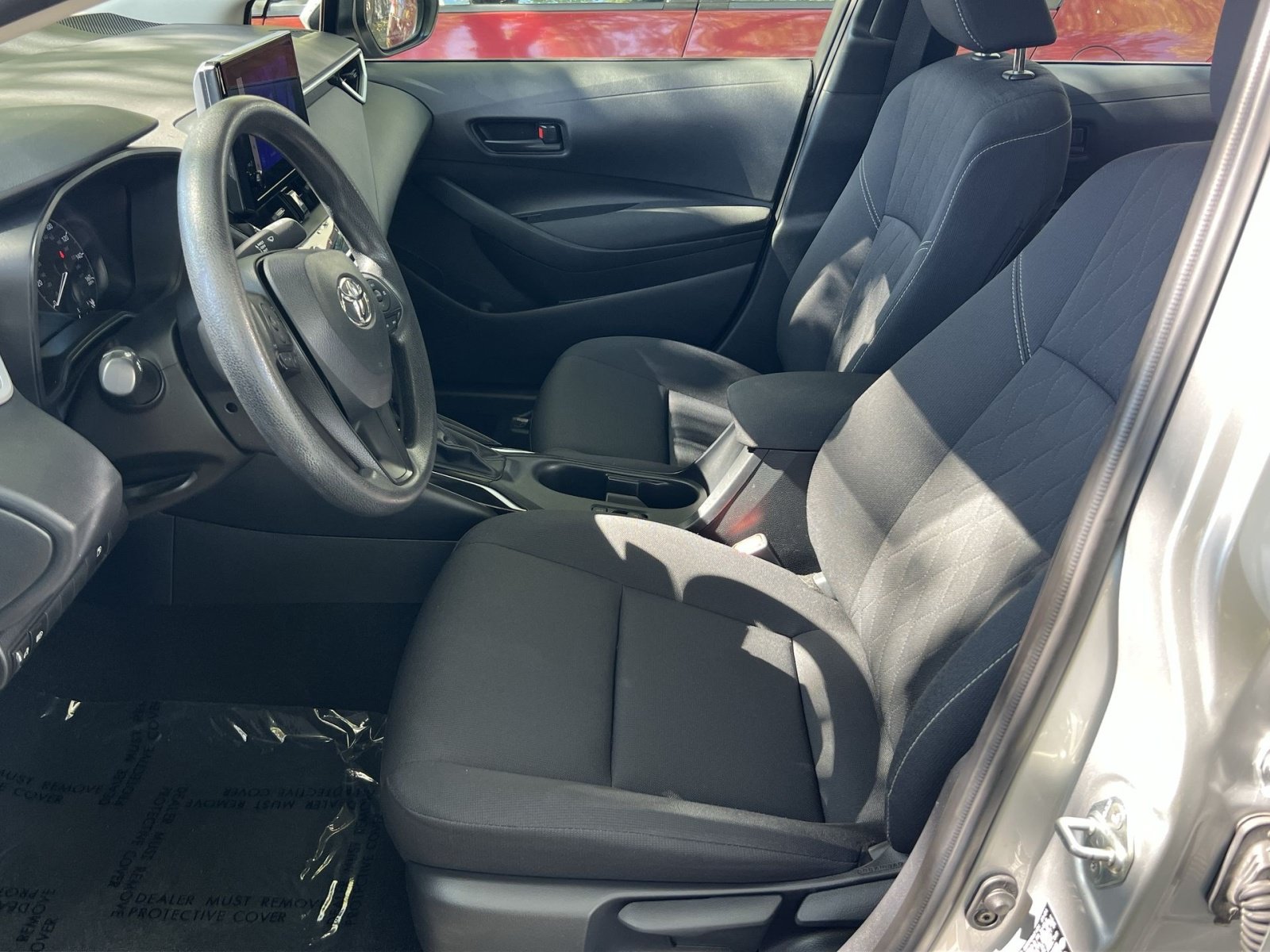 Used 2025 Toyota Corolla LE FWD image 11