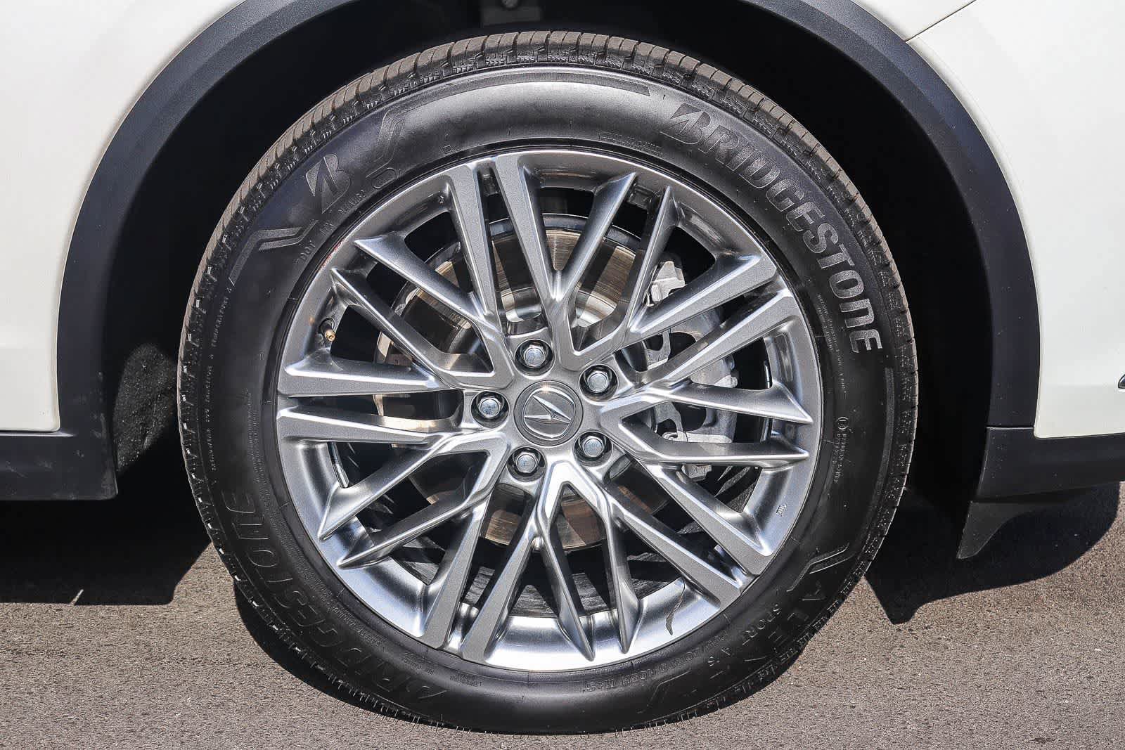 Used 2023 Acura MDX SH-AWD w/ Advance Package image 9