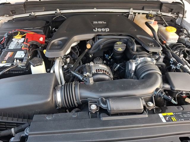 Used 2018 Jeep Wrangler Unlimited Sahara image 28