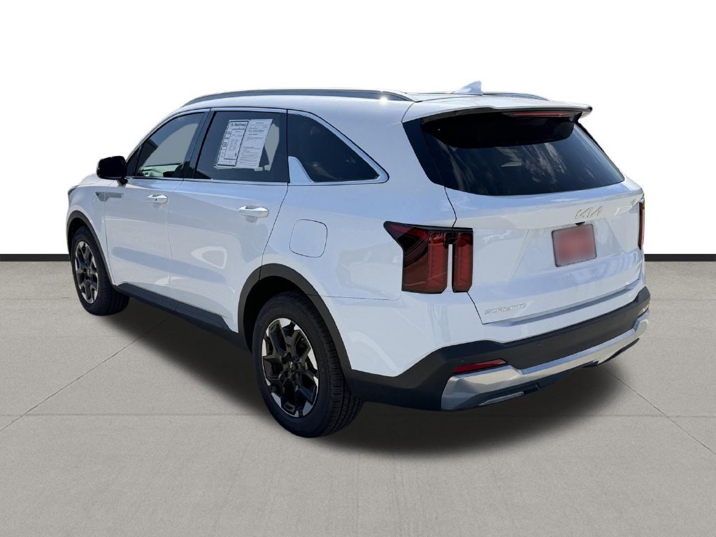 Used 2026 Kia Sorento S w/ S Panoramic Sunroof Package FWD image 7