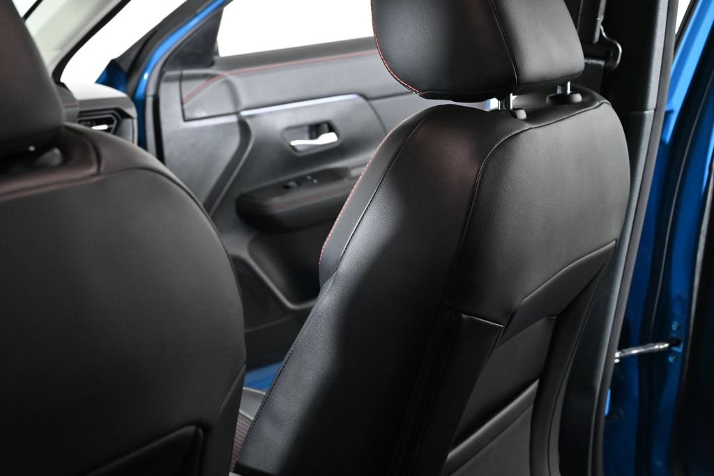 Certified 2025 Nissan Kicks SR AWD/4WD image 29