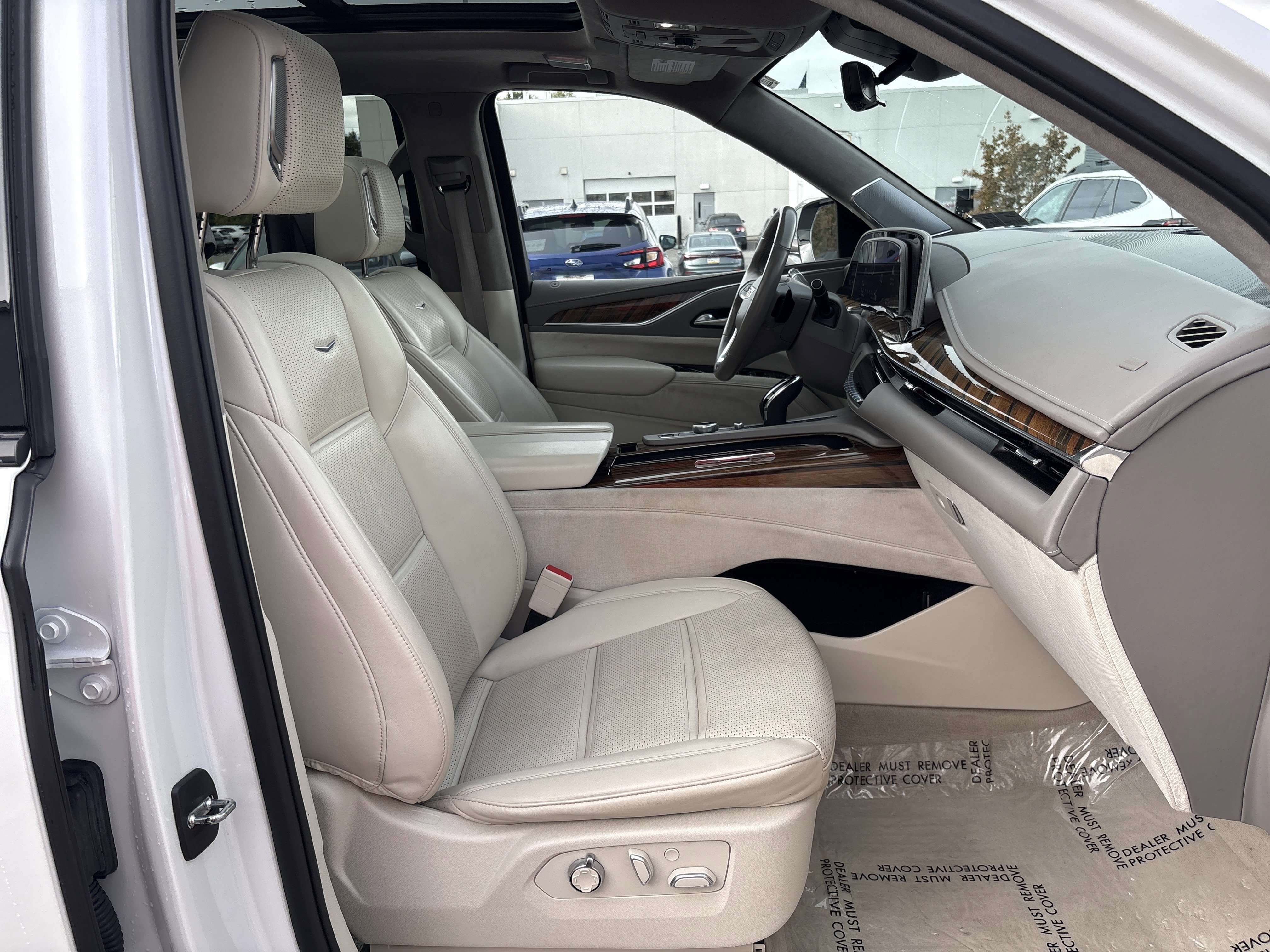 Used 2023 Cadillac Escalade Sport Platinum image 3