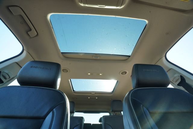 Used 2021 GMC Acadia Denali w/ Denali Ultimate Package image 12