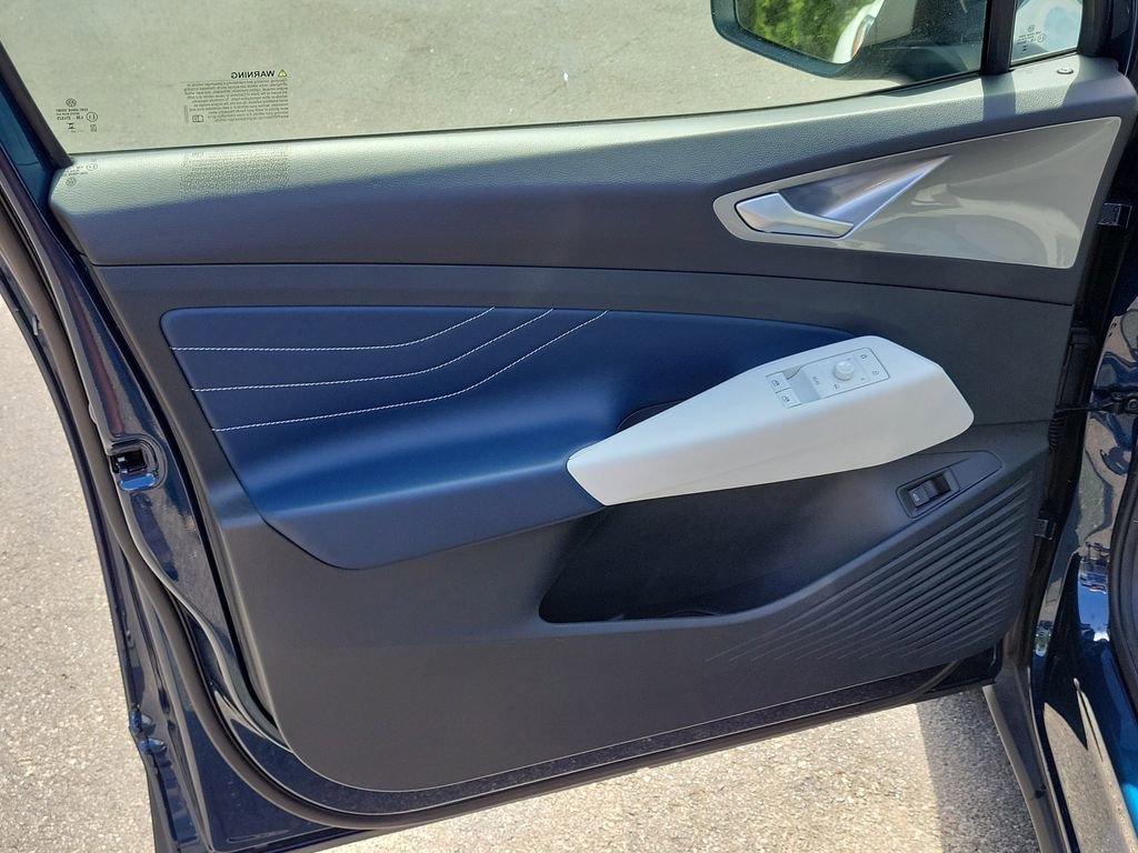 Used 2023 Volkswagen ID.4 S image 17