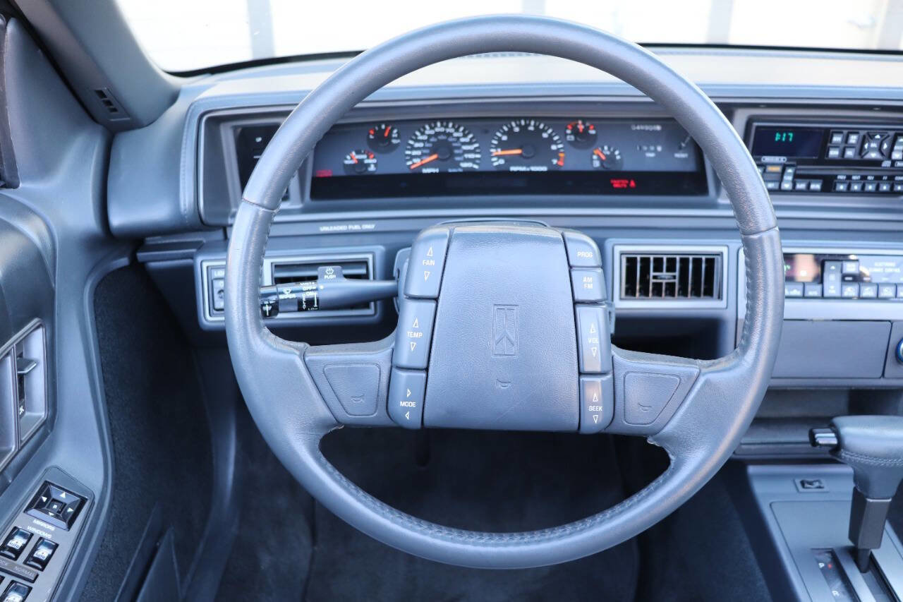 Used 1993 Oldsmobile Cutlass Supreme Convertible image 42