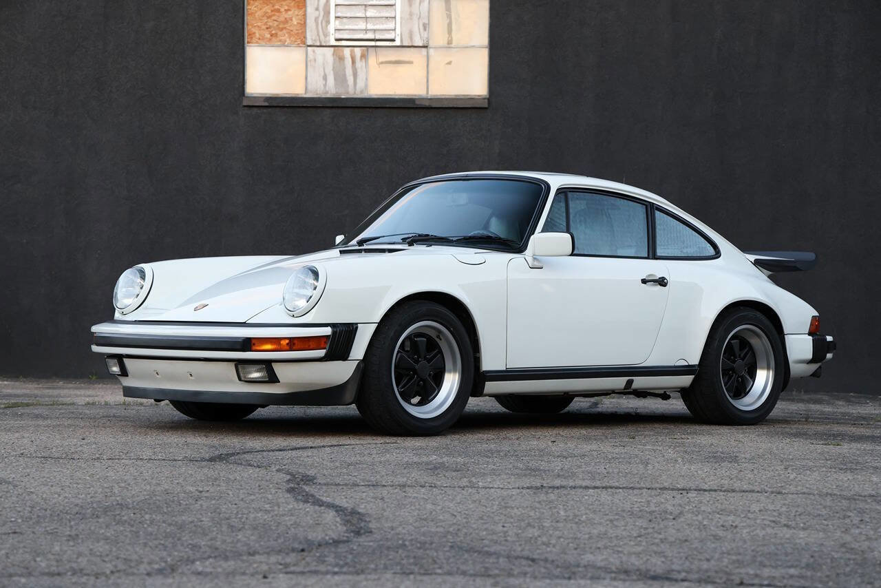 Used 1989 Porsche 911 Carrera RWD image 1