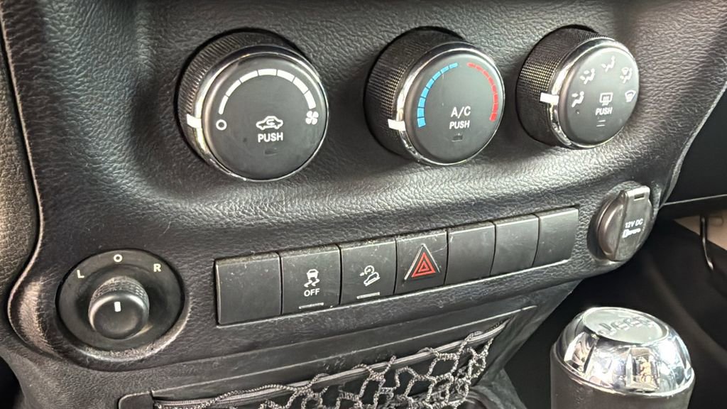Used 2016 Jeep Wrangler Unlimited Sport w/ Quick Order Package 24S AWD/4WD image 34