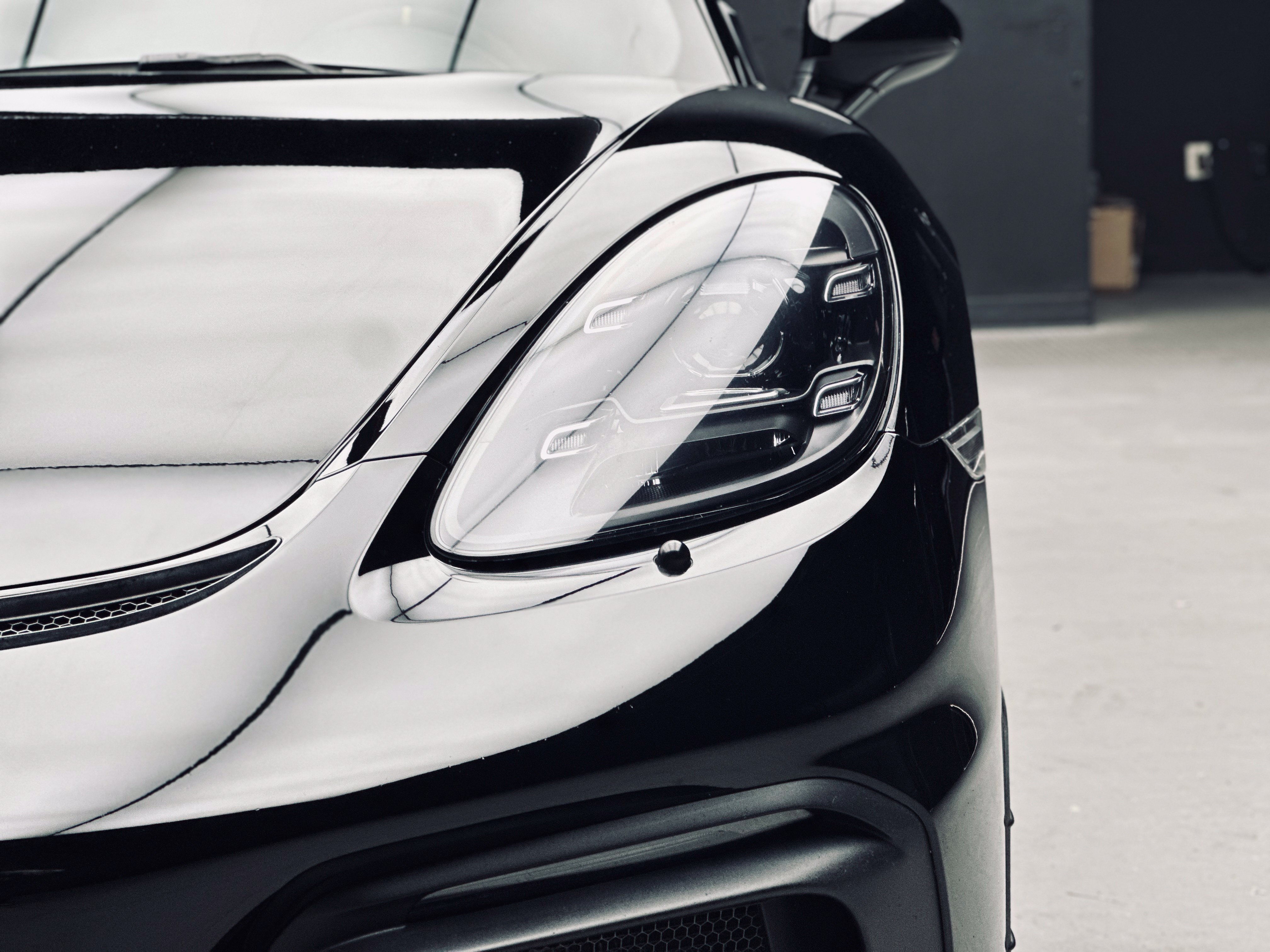 Used 2020 Porsche 718 Cayman GT4 RWD image 14