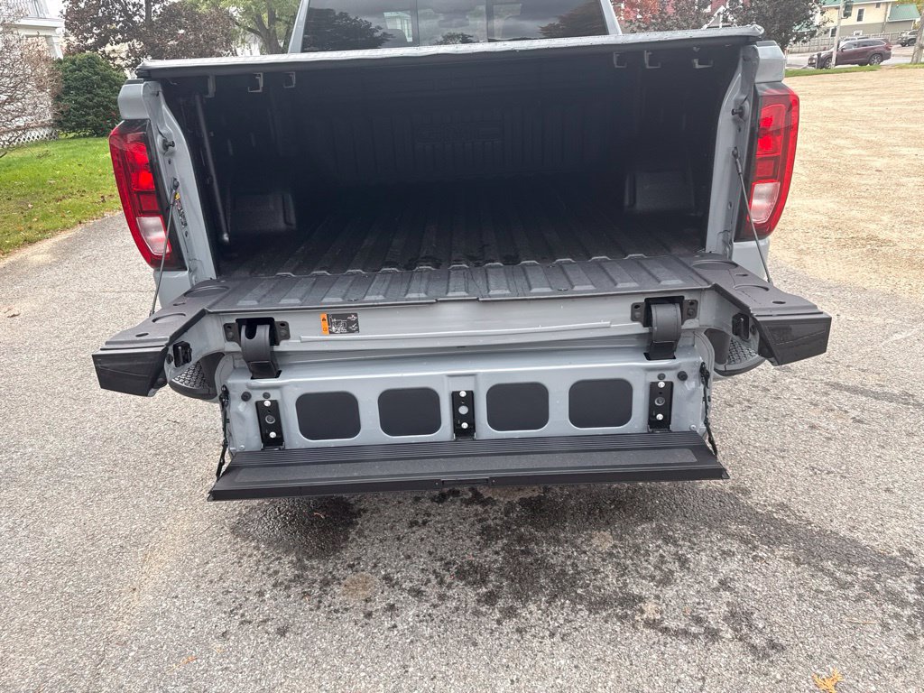 Used 2024 GMC Sierra 1500 Elevation w/ Elevation Premium Package AWD/4WD image 12