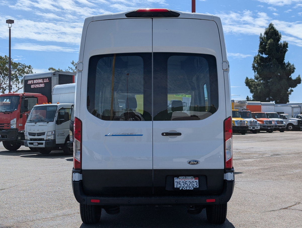 Used 2023 Ford E-Transit 148 High Roof image 11