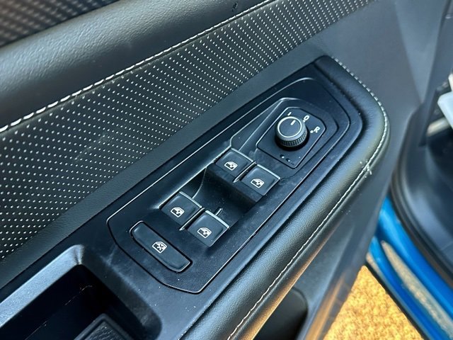 Certified 2025 Volkswagen Atlas Cross Sport SEL R-Line image 10