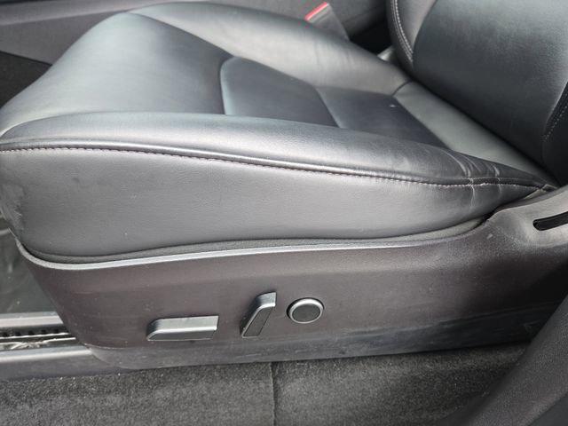 Used 2022 Tesla Model Y Performance image 32