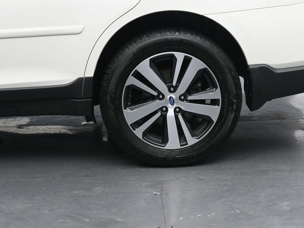 Used 2018 Subaru Outback 3.6R Limited image 13