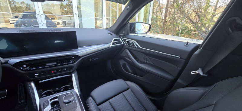 Used 2025 BMW M440i image 13