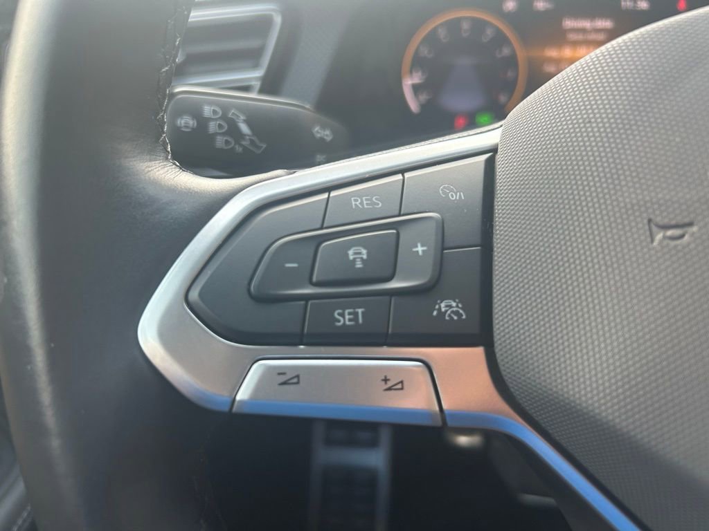 Certified 2024 Volkswagen Atlas Cross Sport SEL R-Line image 20