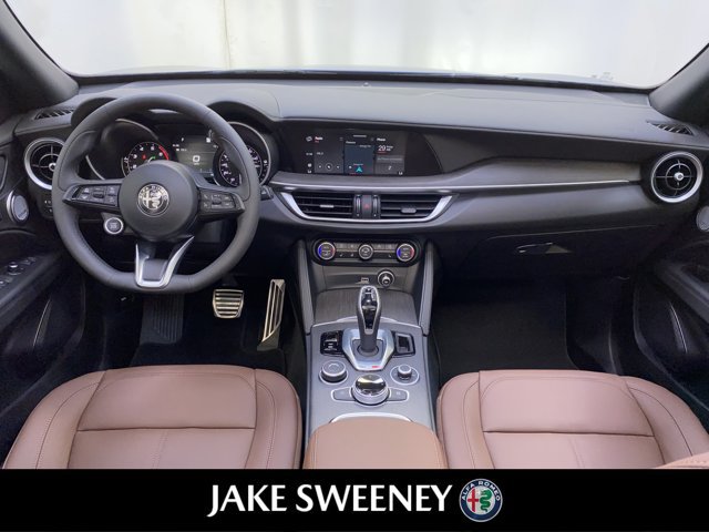 Used 2023 Alfa Romeo Stelvio Ti AWD/4WD image 15