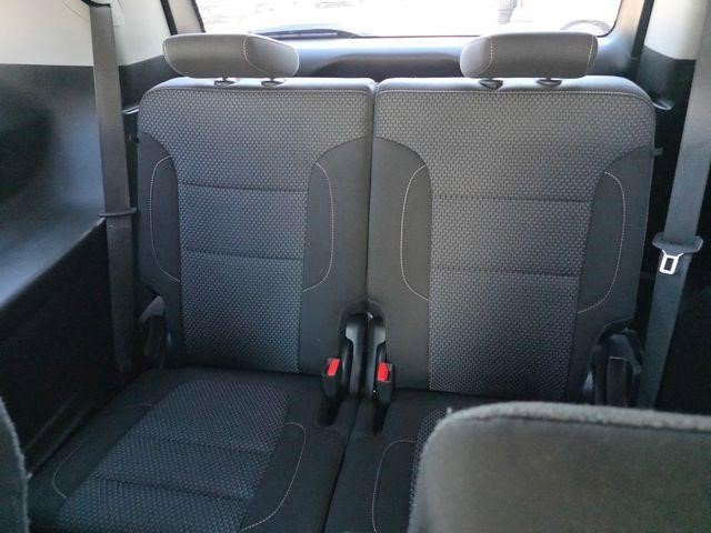 Certified 2023 GMC Acadia SLE image 17