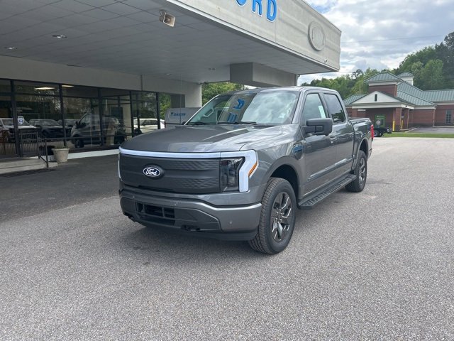 New 2025 Ford F150 Lightning Flash w/ Max Trailer Tow Package