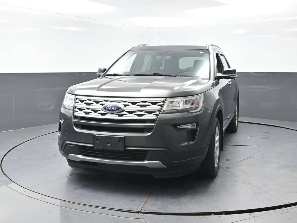 Used 2018 Ford Explorer XLT w/ Equipment Group 202A AWD/4WD image 5