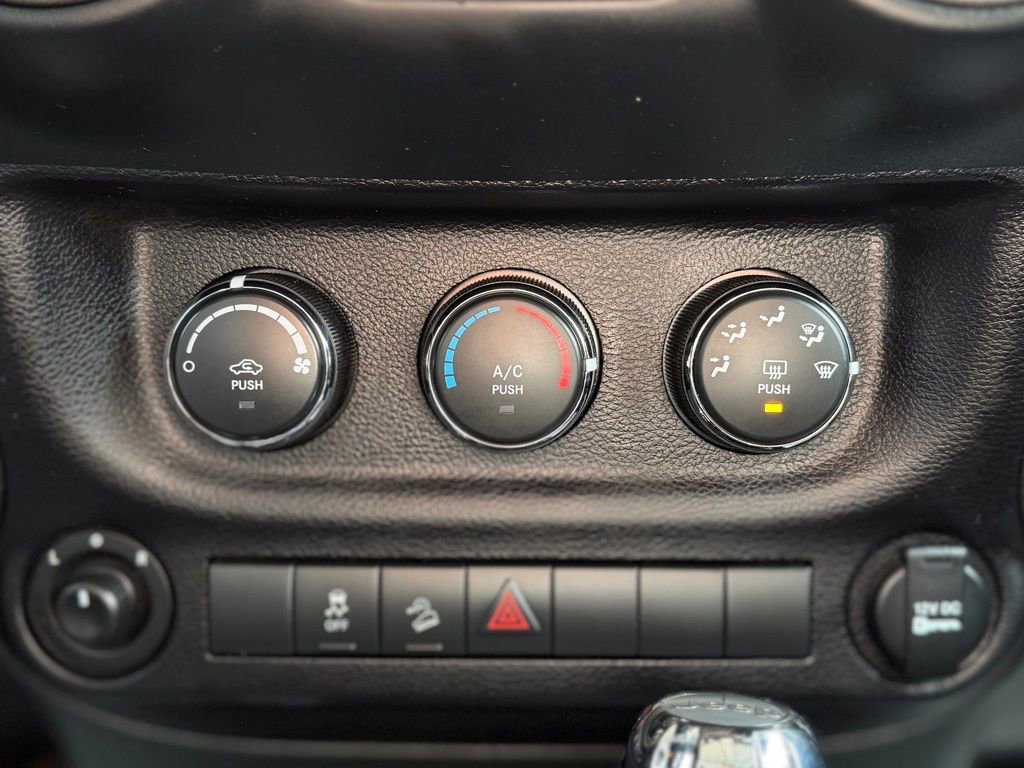 Used 2018 Jeep Wrangler Unlimited Sport w/ Power Convenience Group image 16