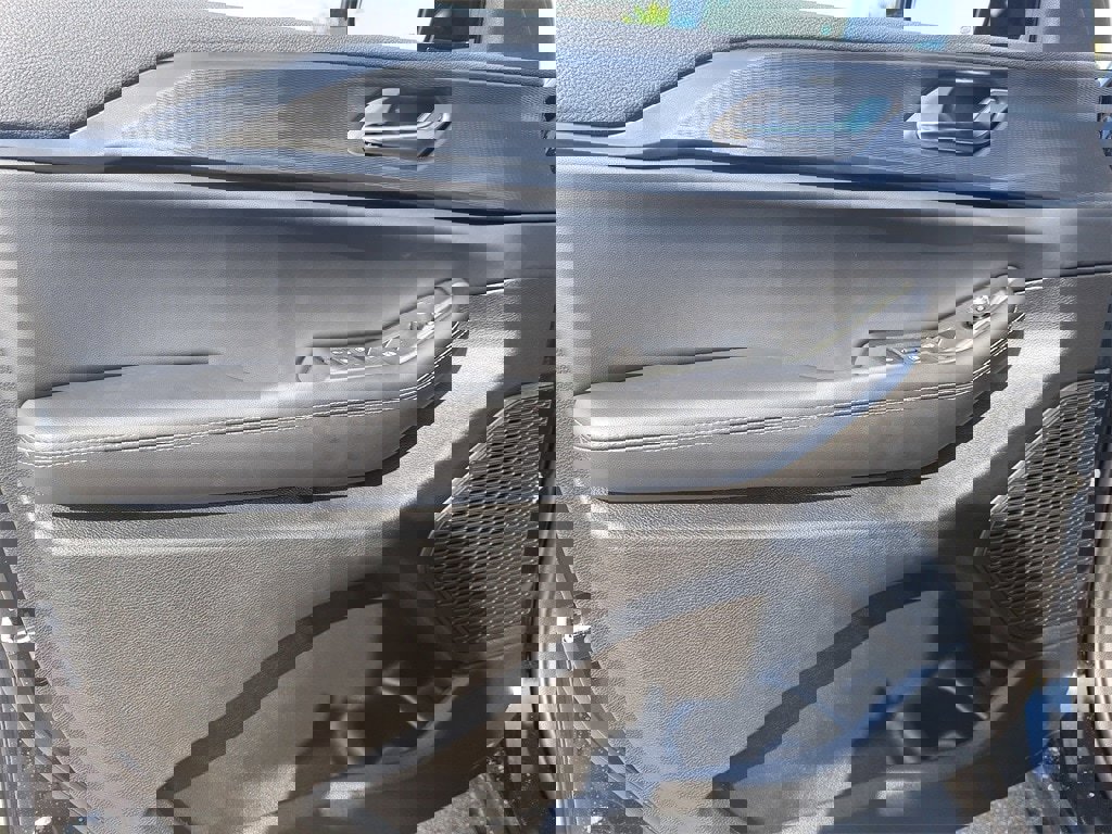 New 2025 Jeep Grand Cherokee Altitude image 26