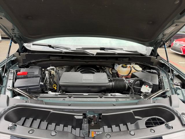 Used 2025 GMC Yukon AT4 w/ AT4 Premium Package AWD/4WD image 16