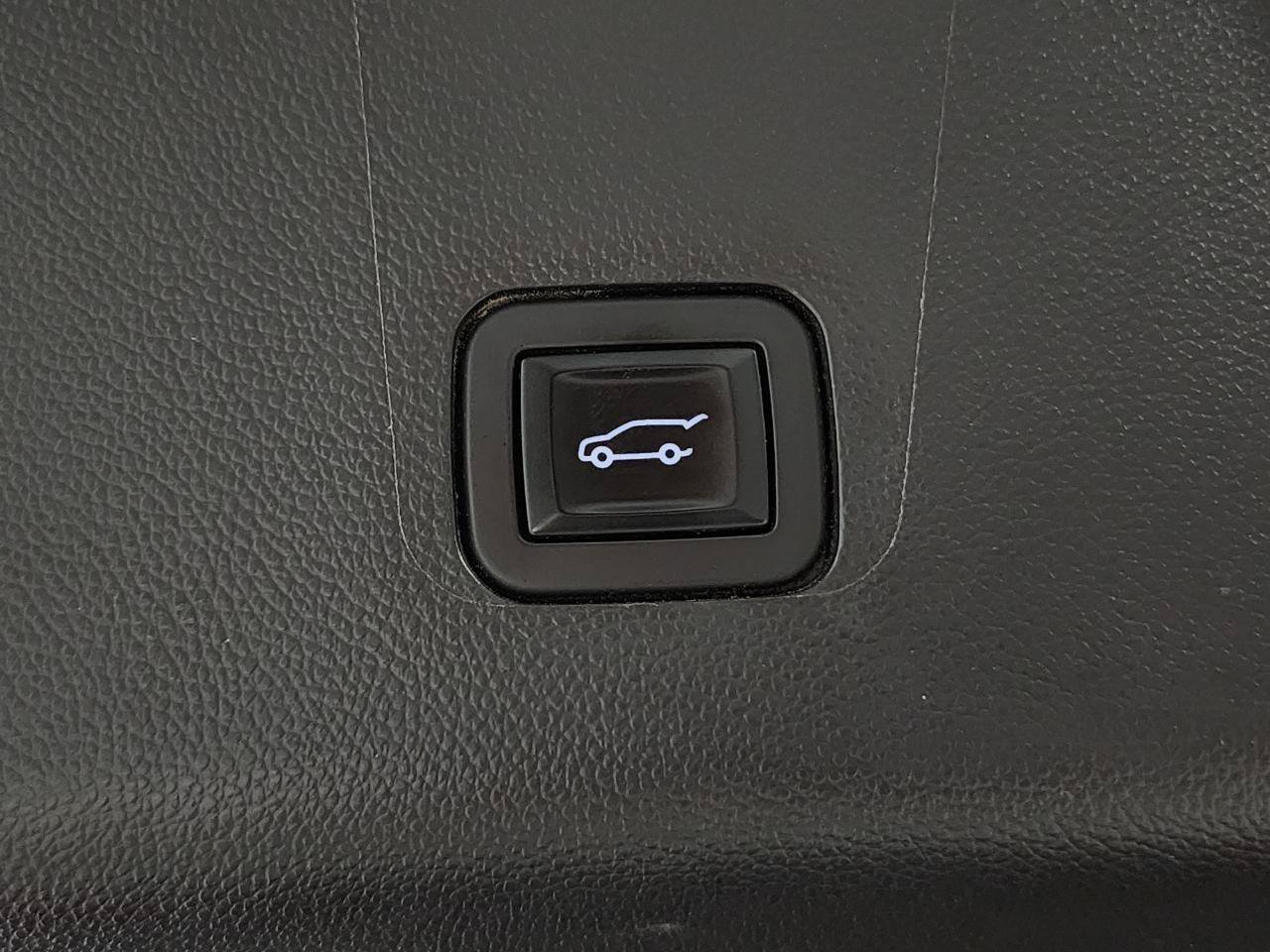 Used 2019 Chevrolet Traverse LT w/ LT Premium Package AWD/4WD image 36