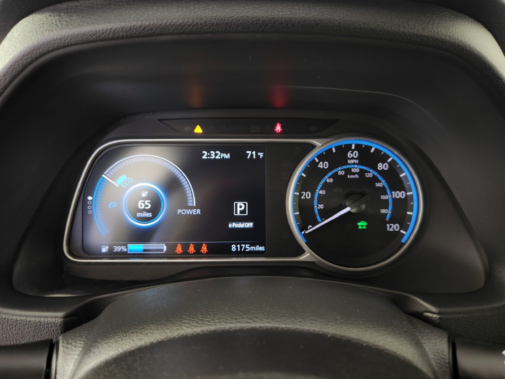 Used 2025 Nissan Leaf S FWD image 23