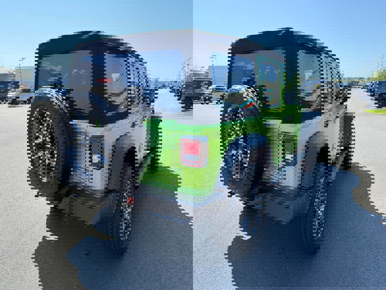 Used 2025 Jeep Wrangler Sport S image 11