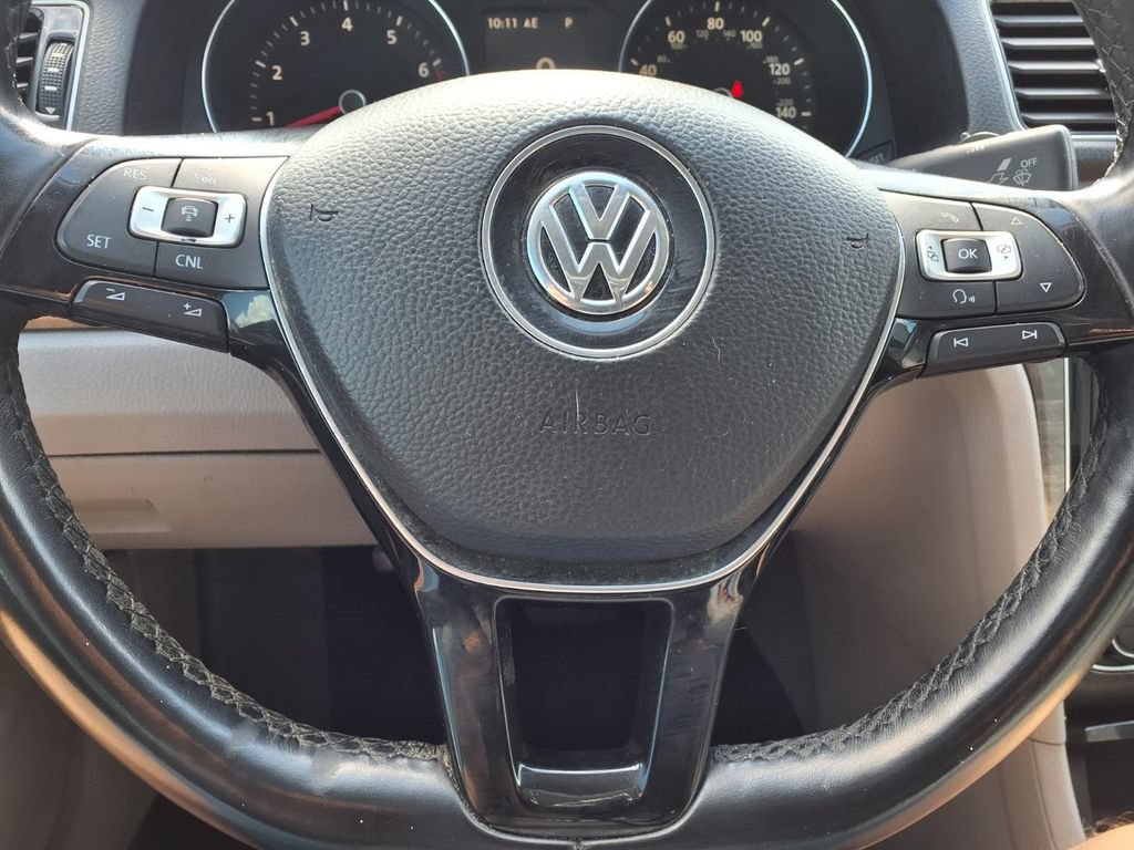 Used 2018 Volkswagen Passat 2.0T SE FWD image 18