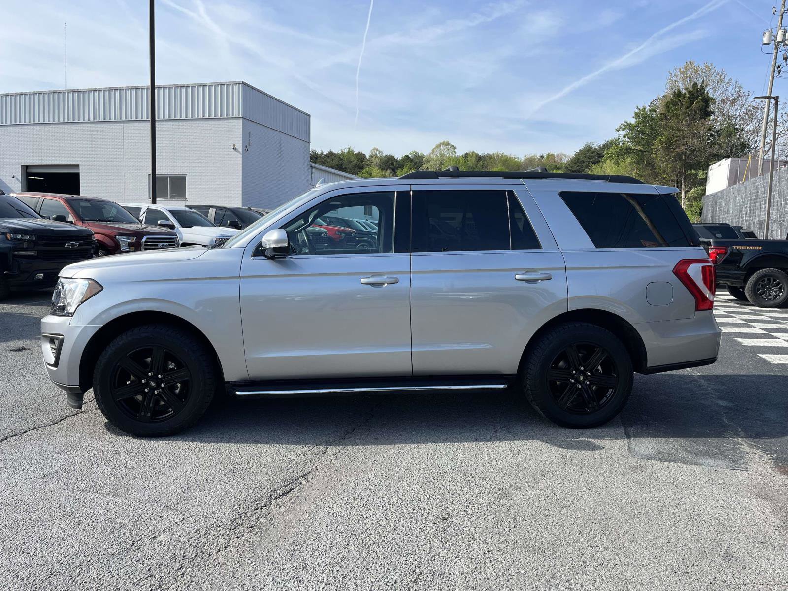 Used 2020 Ford Expedition XLT w/ Equipment Group 202A image 4