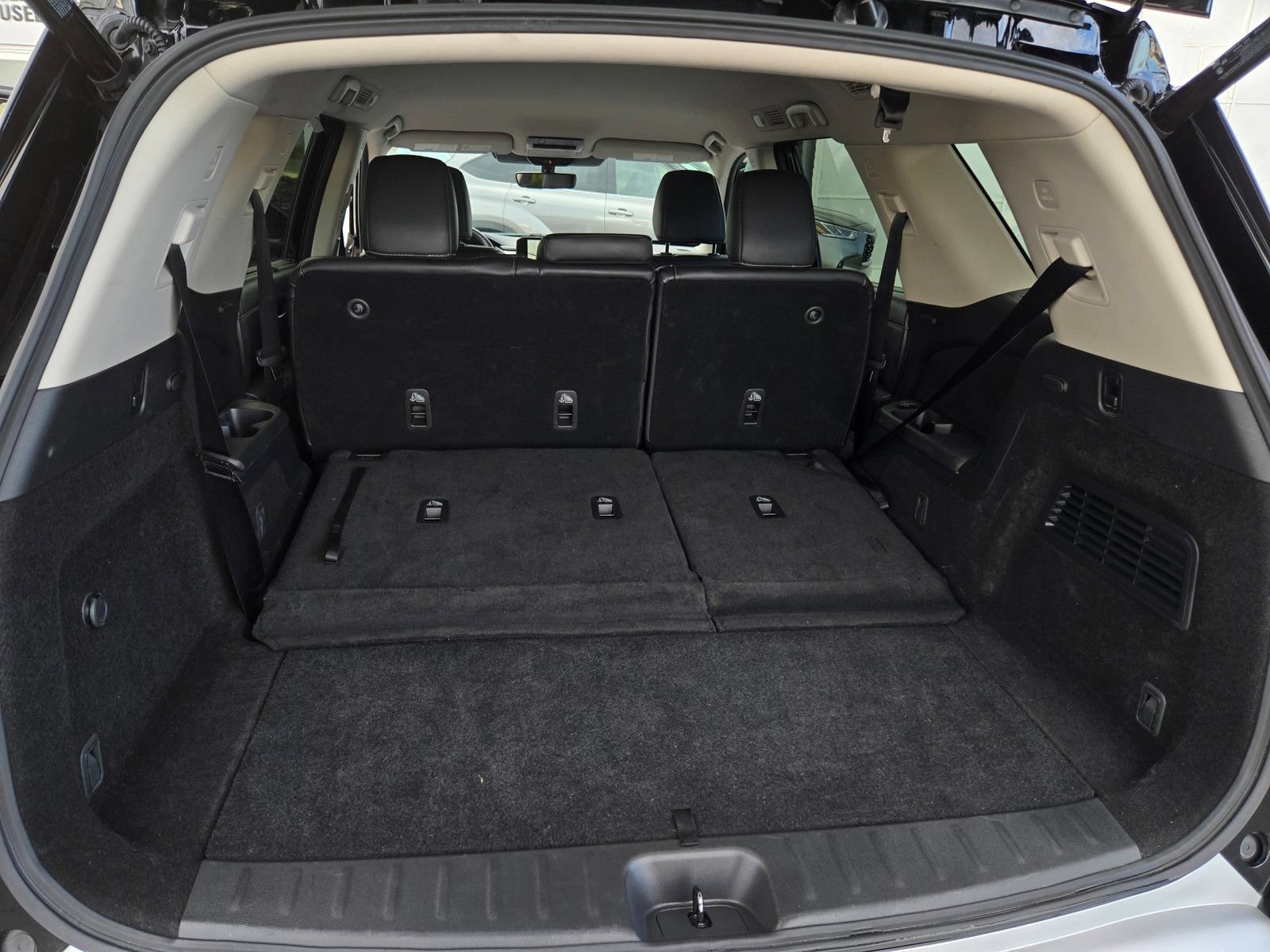 Used 2025 Nissan Pathfinder SL FWD image 22