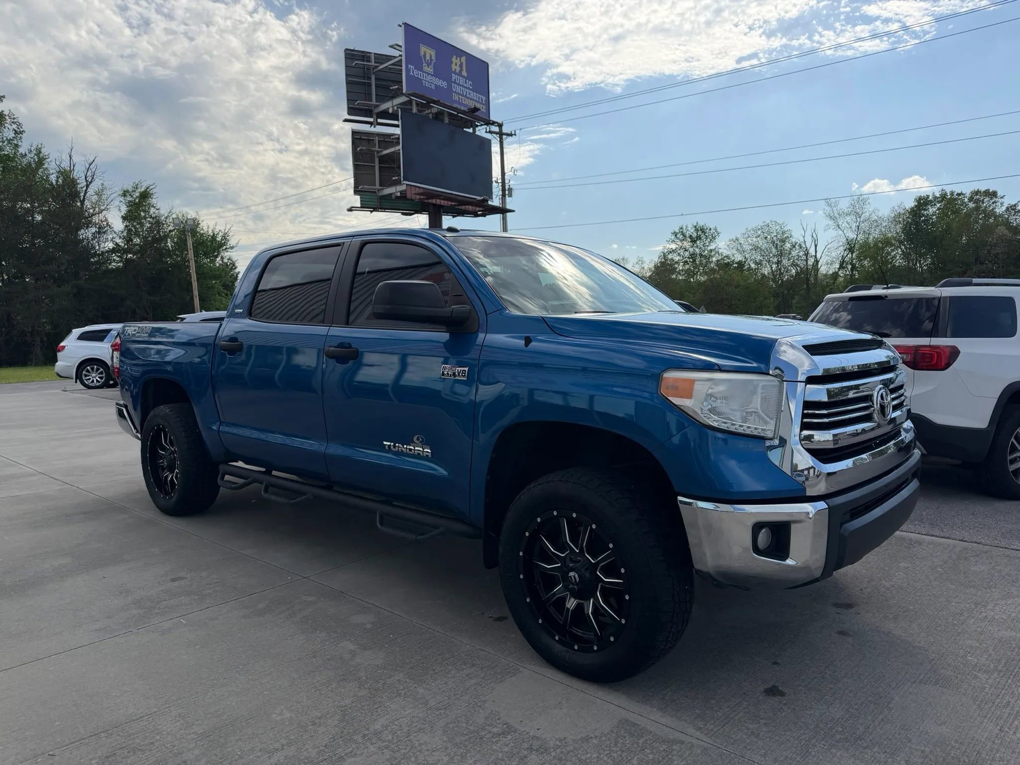 Used 2016 Toyota Tundra SR5 w/ TRD Off Road Package image 13