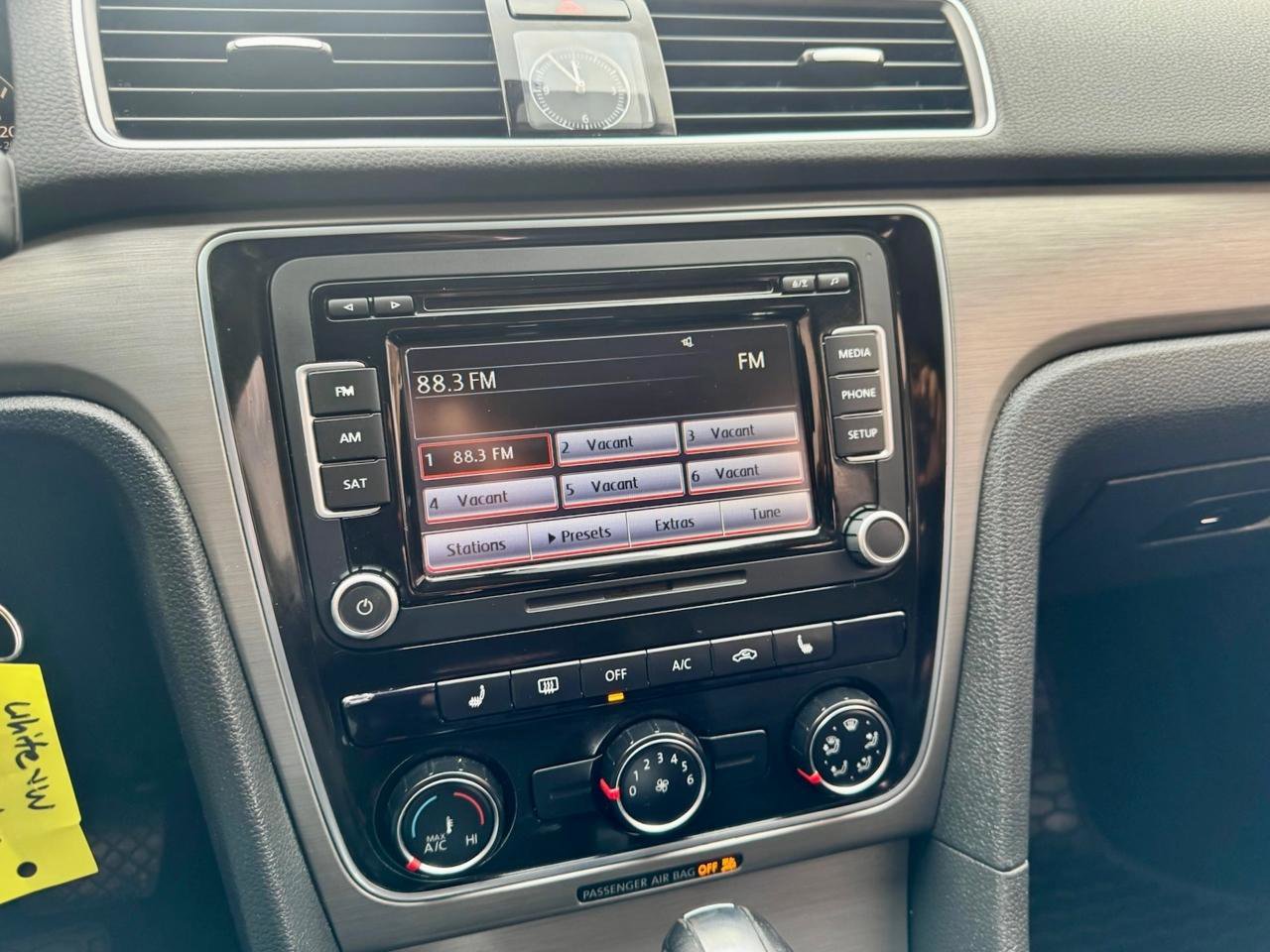 Used 2014 Volkswagen Passat 2.5 SE FWD image 30