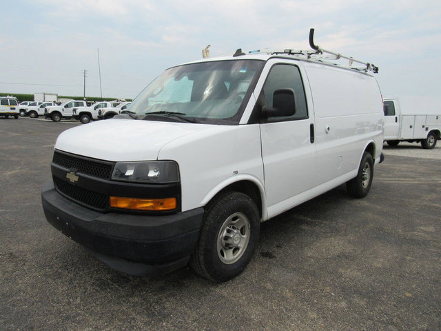 Used 2018 Chevrolet Express 2500 w/ Driver Convenience Package RWD image 7