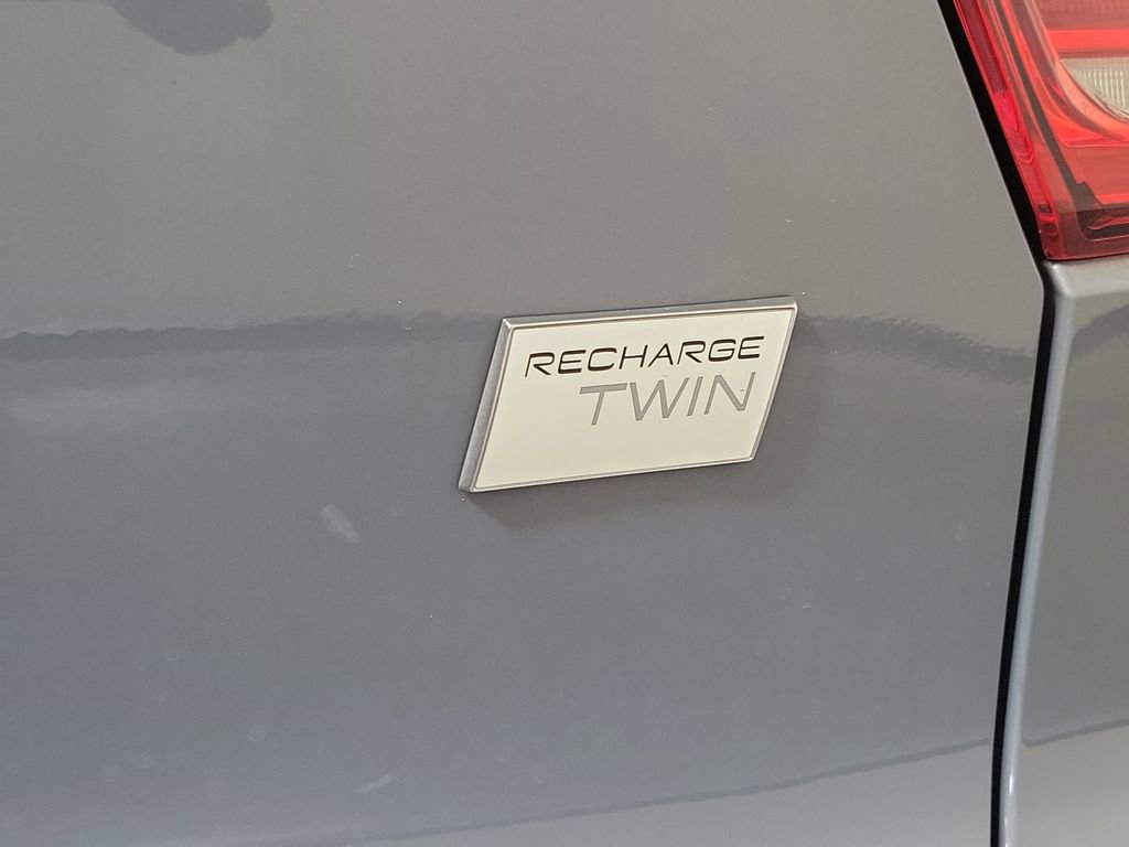 Used 2022 Volvo XC40 P8 Recharge Ultimate image 9