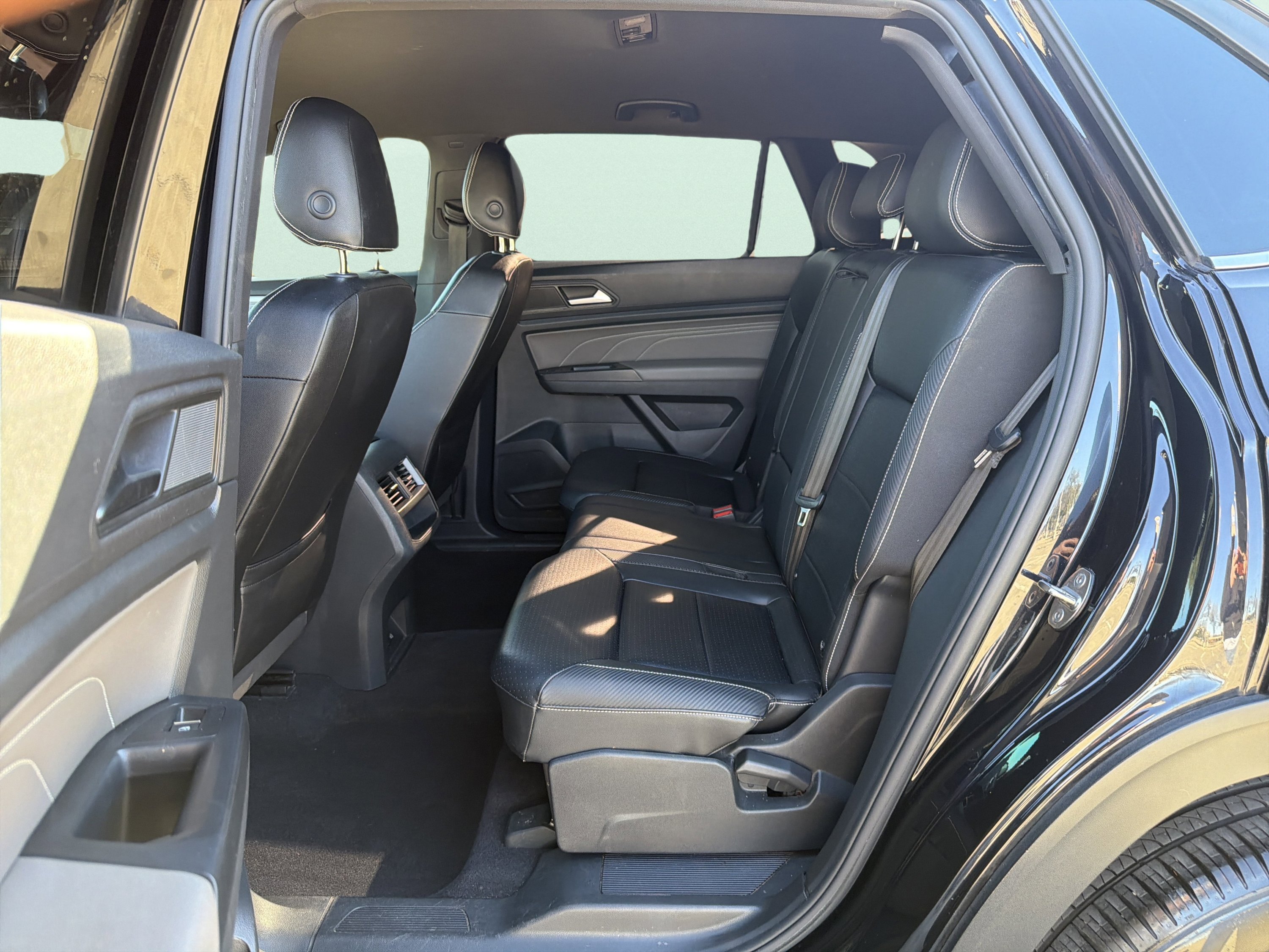 Used 2021 Volkswagen Atlas Cross Sport SE FWD image 23