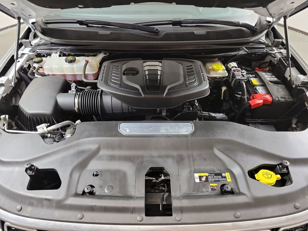 Used 2024 Jeep Wagoneer L Series III w/ Premium Group I image 9