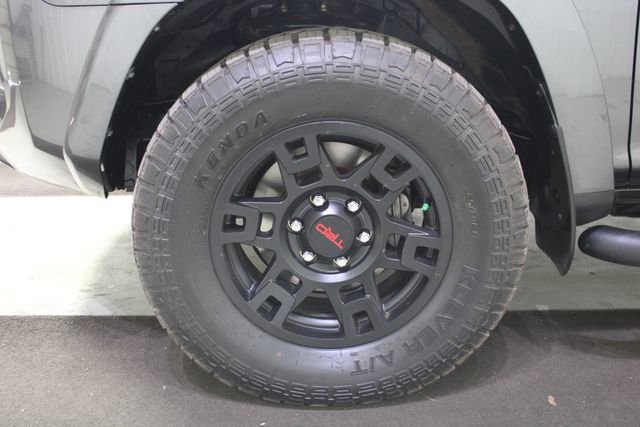 Used 2022 Toyota 4Runner SR5 Premium w/ Moonroof Package image 25