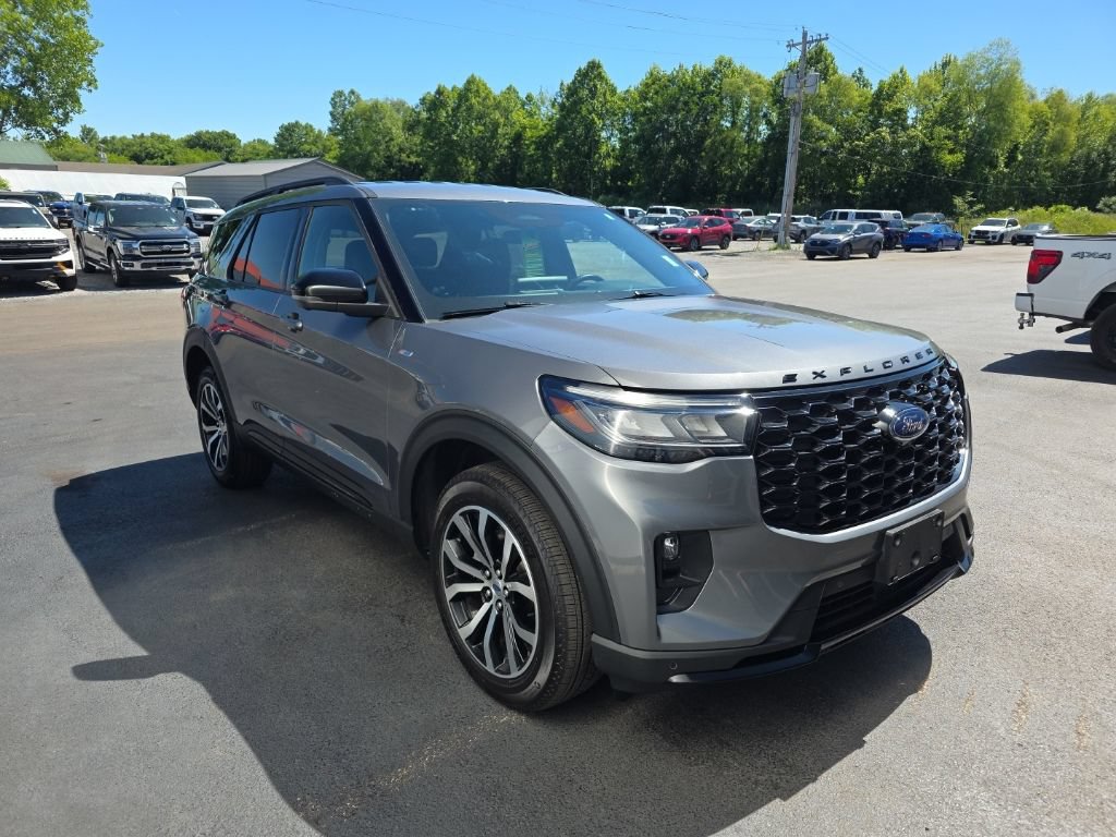Used 2025 Ford Explorer ST-Line AWD/4WD image 4