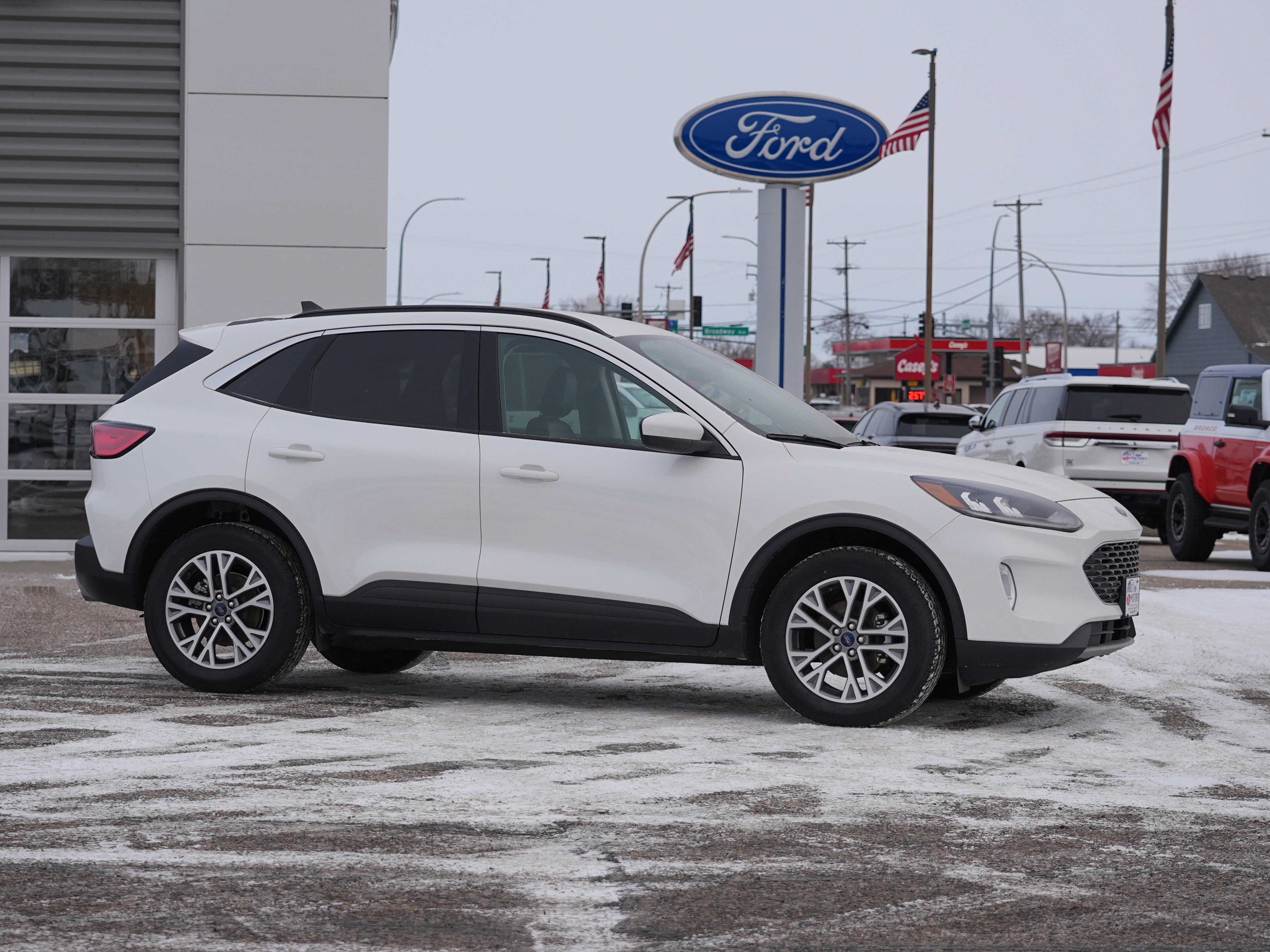 Used 2022 Ford Escape SEL image 2