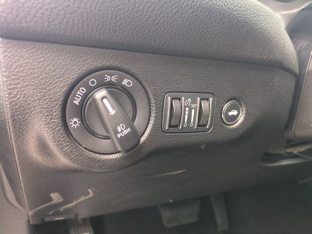 Used 2022 Dodge Challenger GT RWD image 32