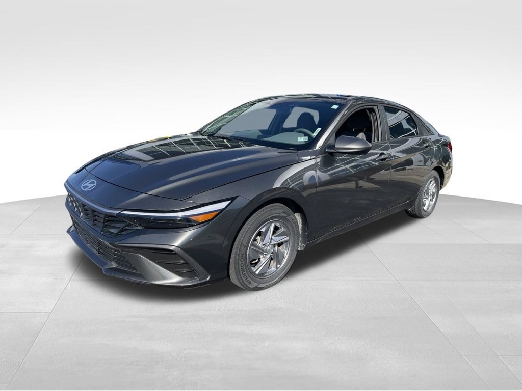 Used 2024 Hyundai Elantra SE FWD image 1