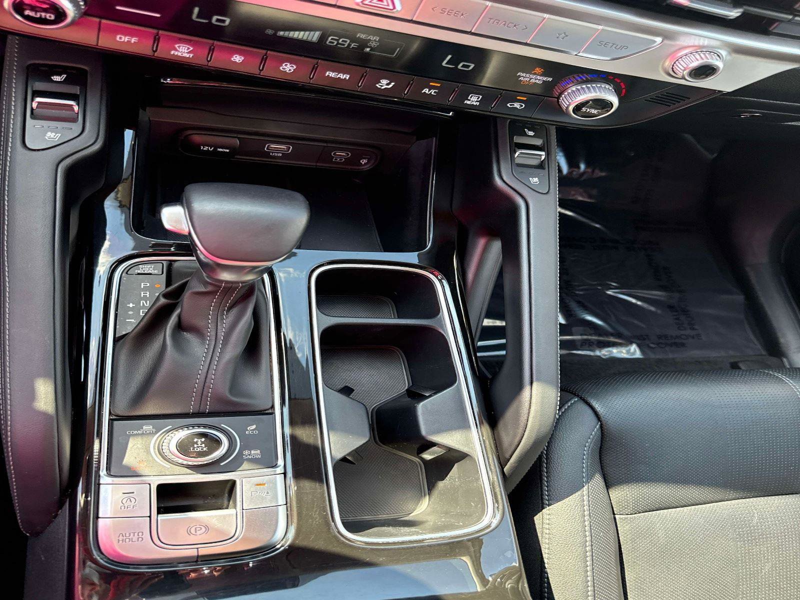 Used 2024 Kia Telluride EX w/ EX Captain's Chair Package image 34