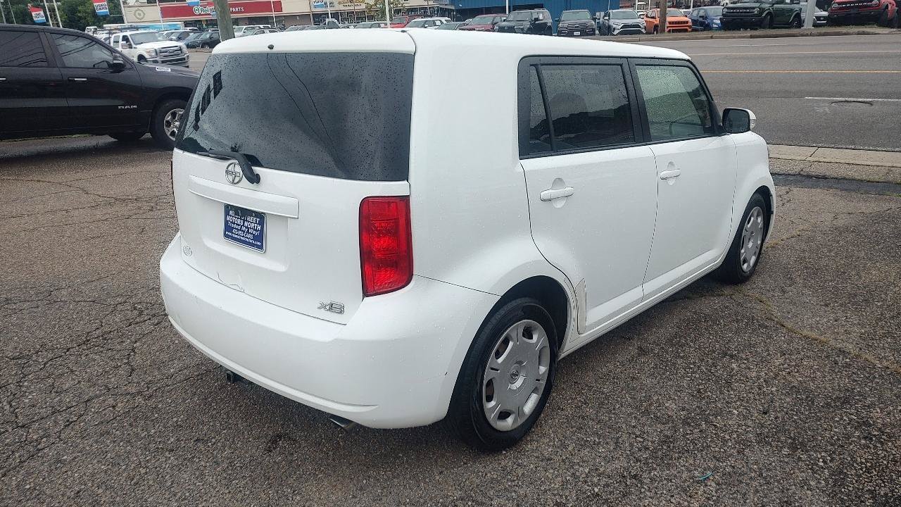 Used 2010 Scion xB FWD image 3