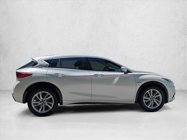 Used 2018 INFINITI QX30 image 4