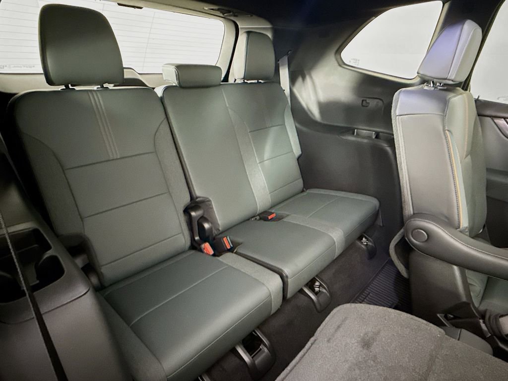 New 2026 GMC Acadia AT4 w/ LPO, Floor Liner Package AWD/4WD image 33