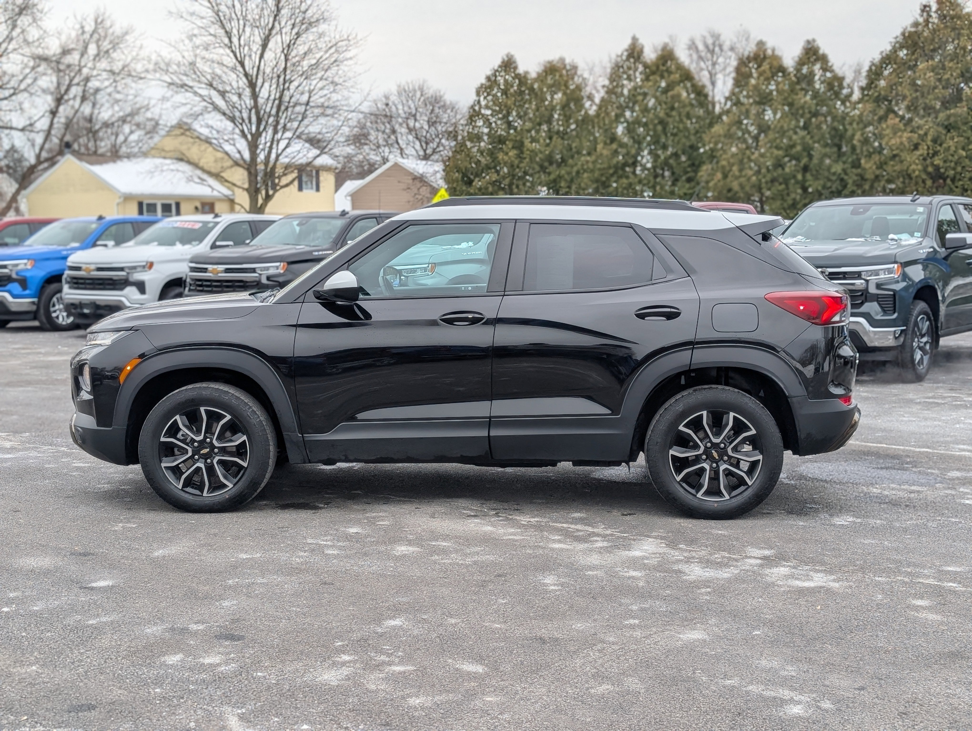 Used 2023 Chevrolet TrailBlazer ACTIV image 12